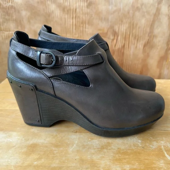 Dansko Franka Heeled Wedge Gray Leather Strappy Ankle Bootie - Picture 9 of 10